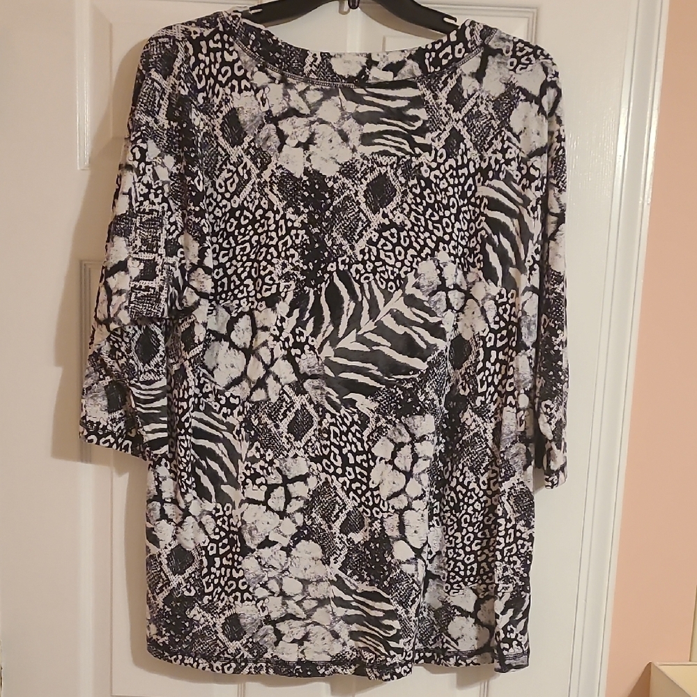 Ruby Rd. Black and White Patterned Blouse - Picture 3 of 3